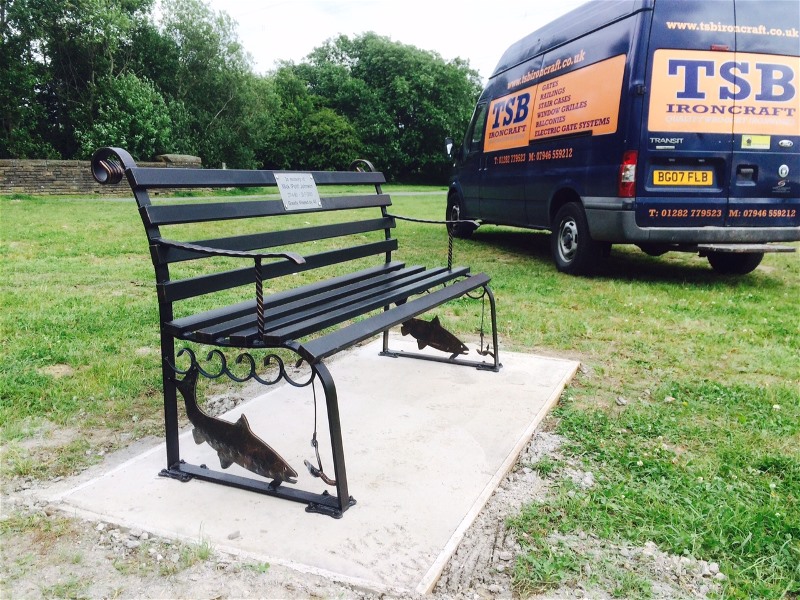 Memorial bench